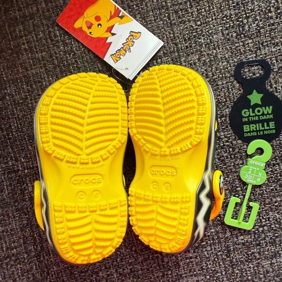 Pokemon Pikachu Crocs Size C6 New with Tags - Picture 4 of 4